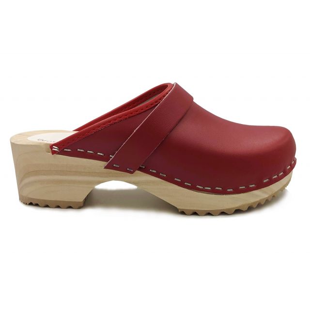 AM Toffeln 100 Clogs in Fuchsia | World of Clogs