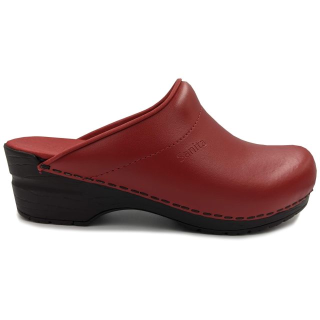 Sanita 'Sisse' Original Clogs in Red
